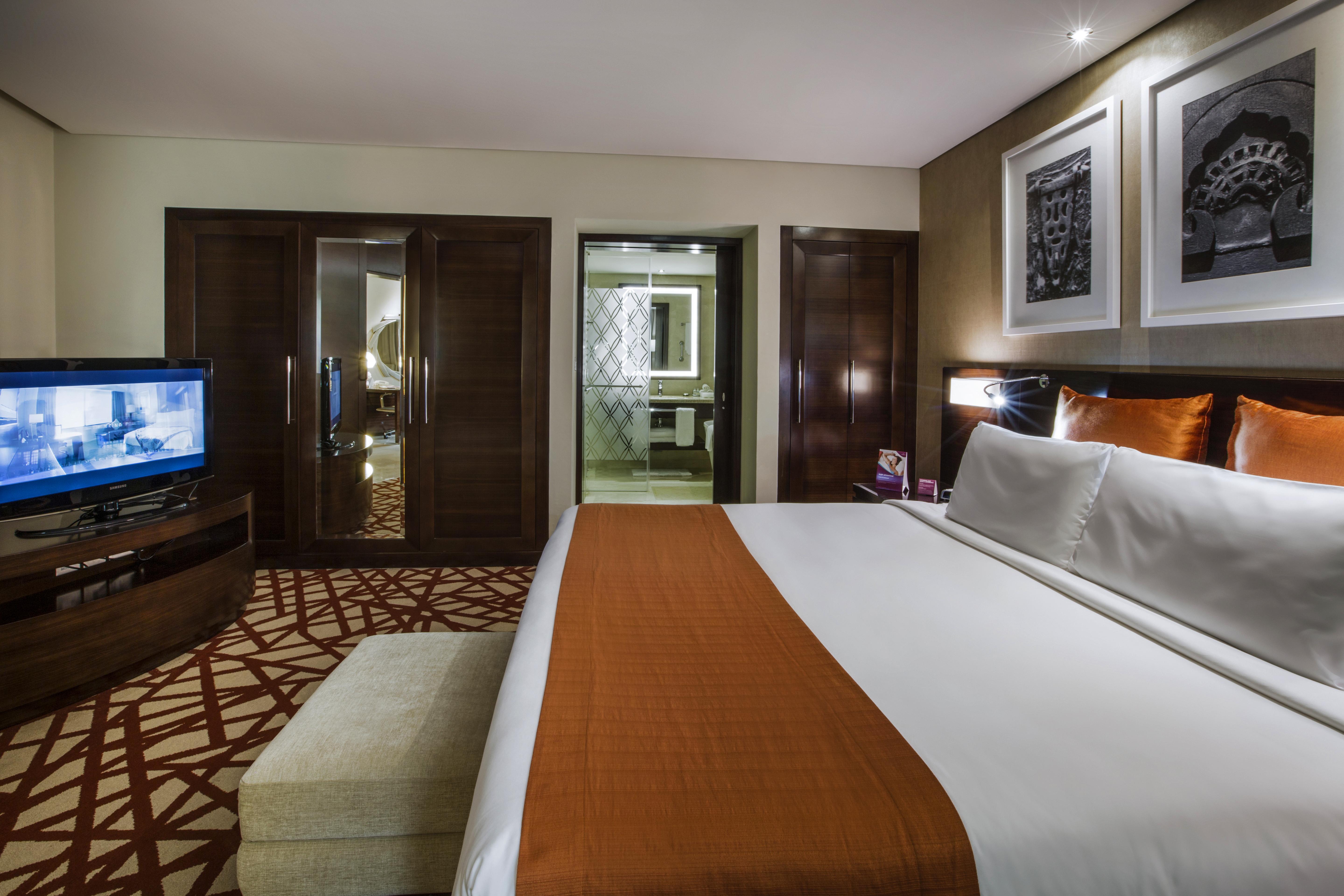Crowne Plaza Dubai Deira By Ihg Hotel Ngoại thất bức ảnh Deluxe room