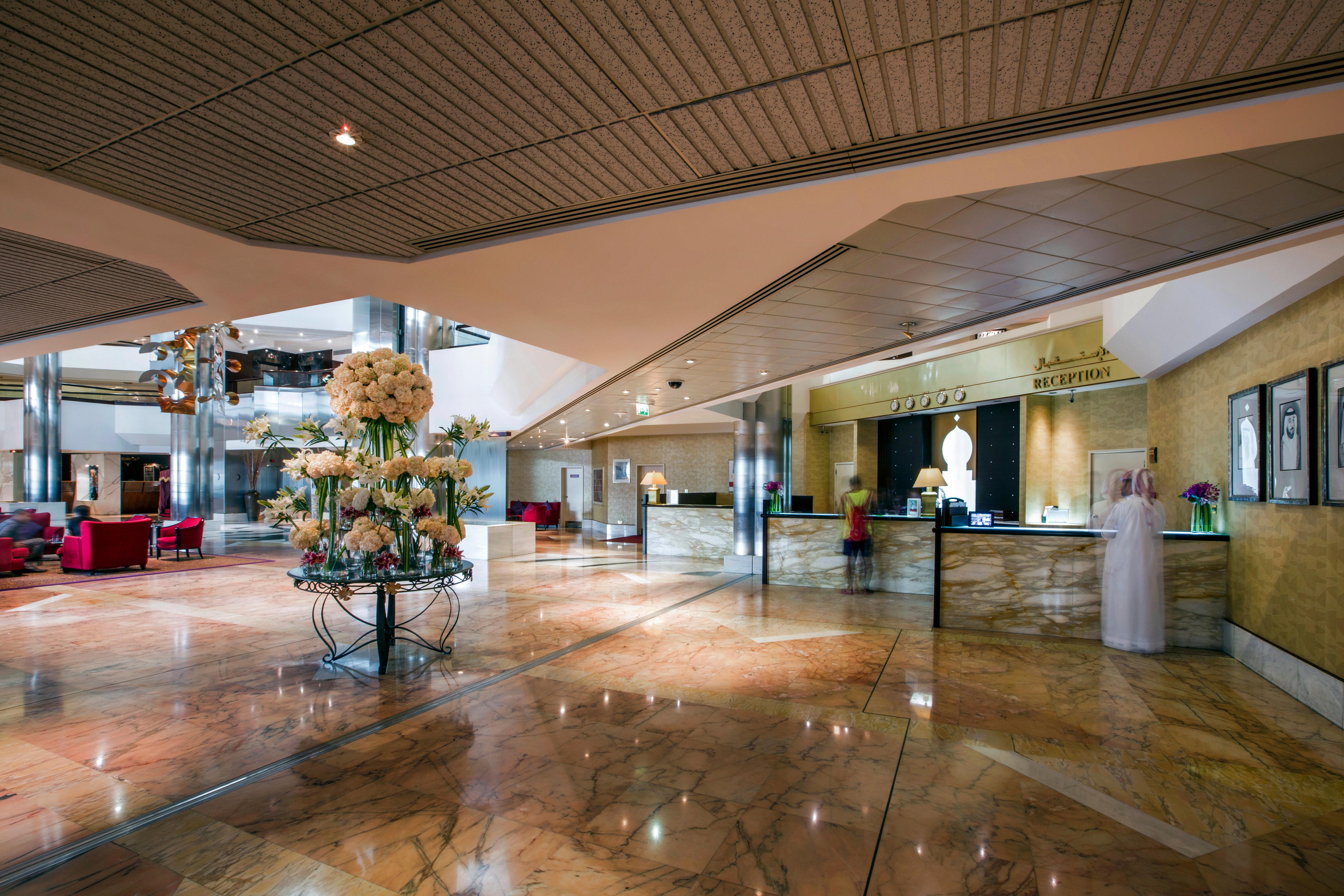 Crowne Plaza Dubai Deira By Ihg Hotel Ngoại thất bức ảnh Lobby