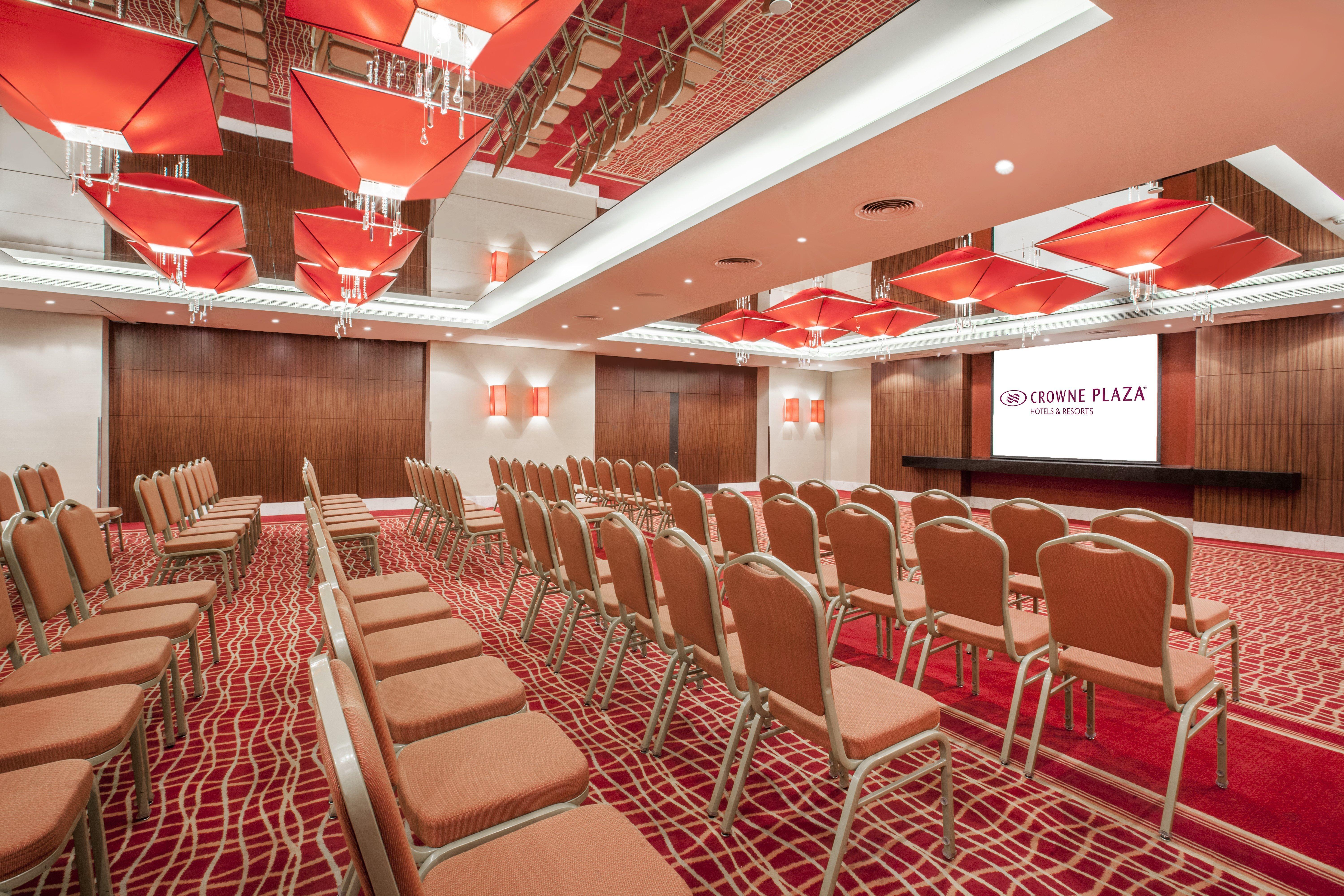 Crowne Plaza Dubai Deira By Ihg Hotel Ngoại thất bức ảnh Meeting room
