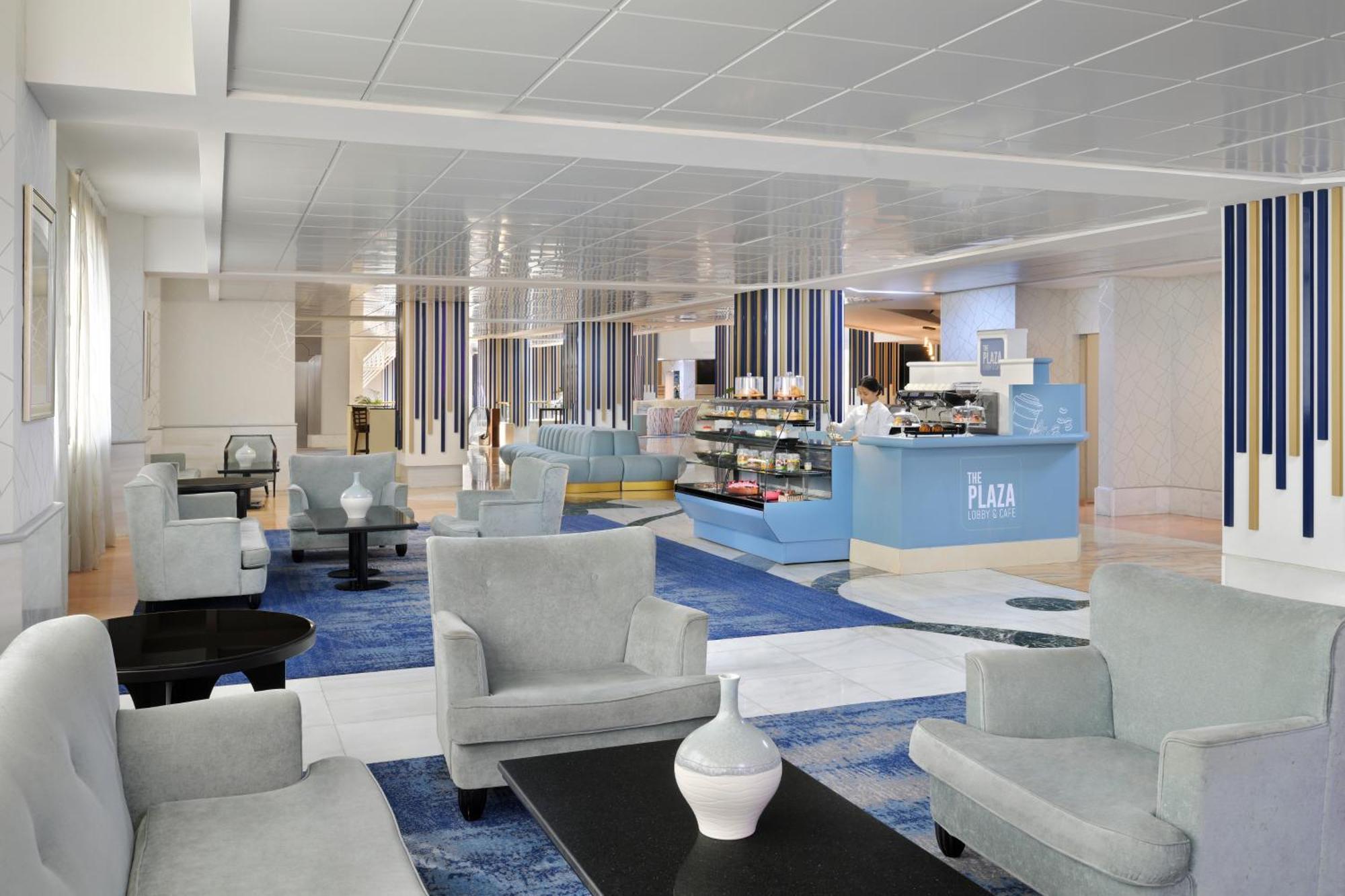 Crowne Plaza Dubai Deira By Ihg Hotel Ngoại thất bức ảnh The Plaza Lounge at London Heathrow Airport